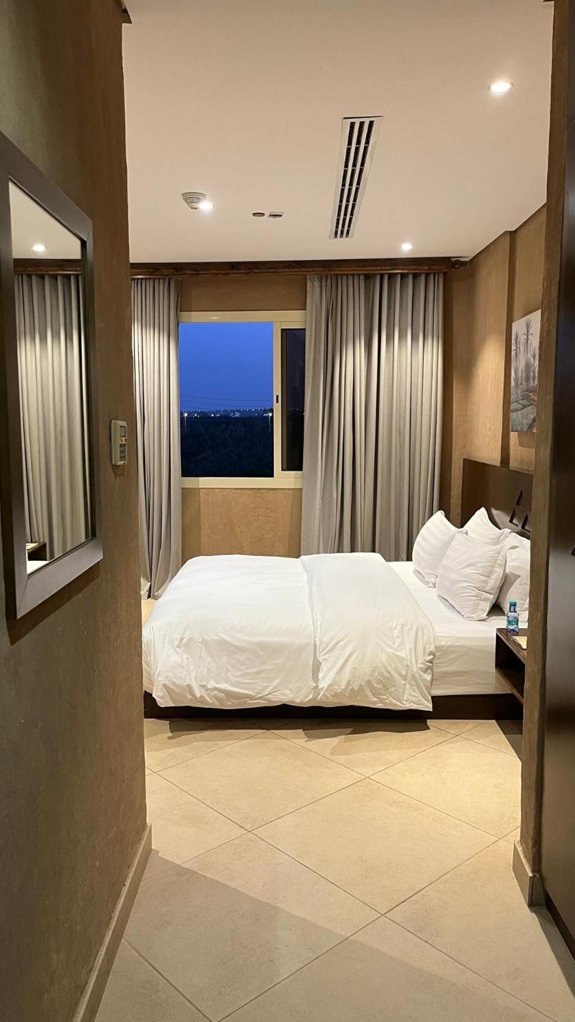Al Malfa Resort Unaizah Luaran gambar